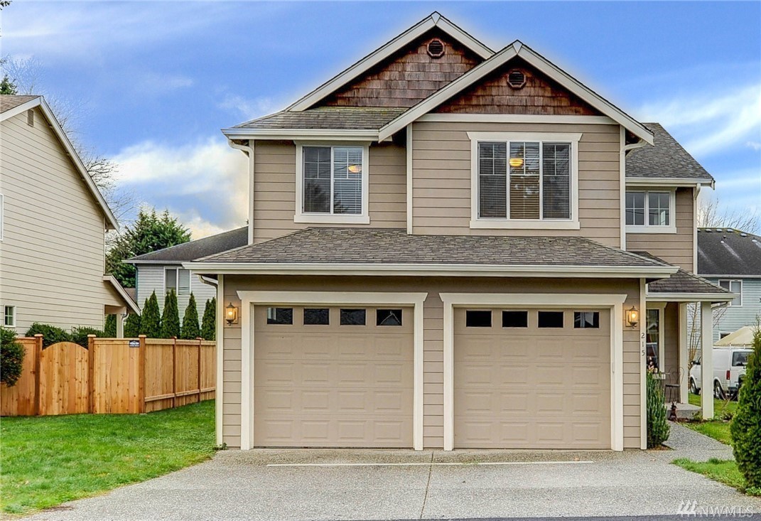Archived property photo: 215 7th St, Snohomish, WA