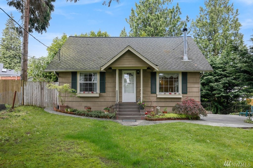 Archived property photo: 6516 Commercial Ave, Everett, WA