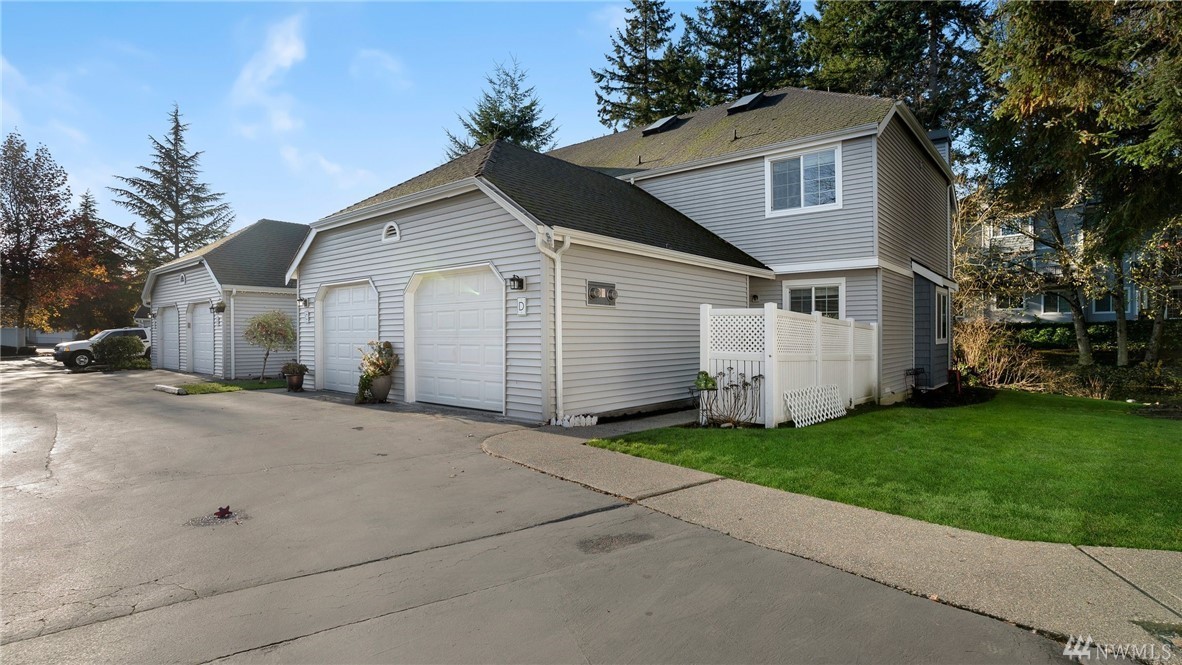 Listing photo of 11628 Admiralty Wy #D, Everett