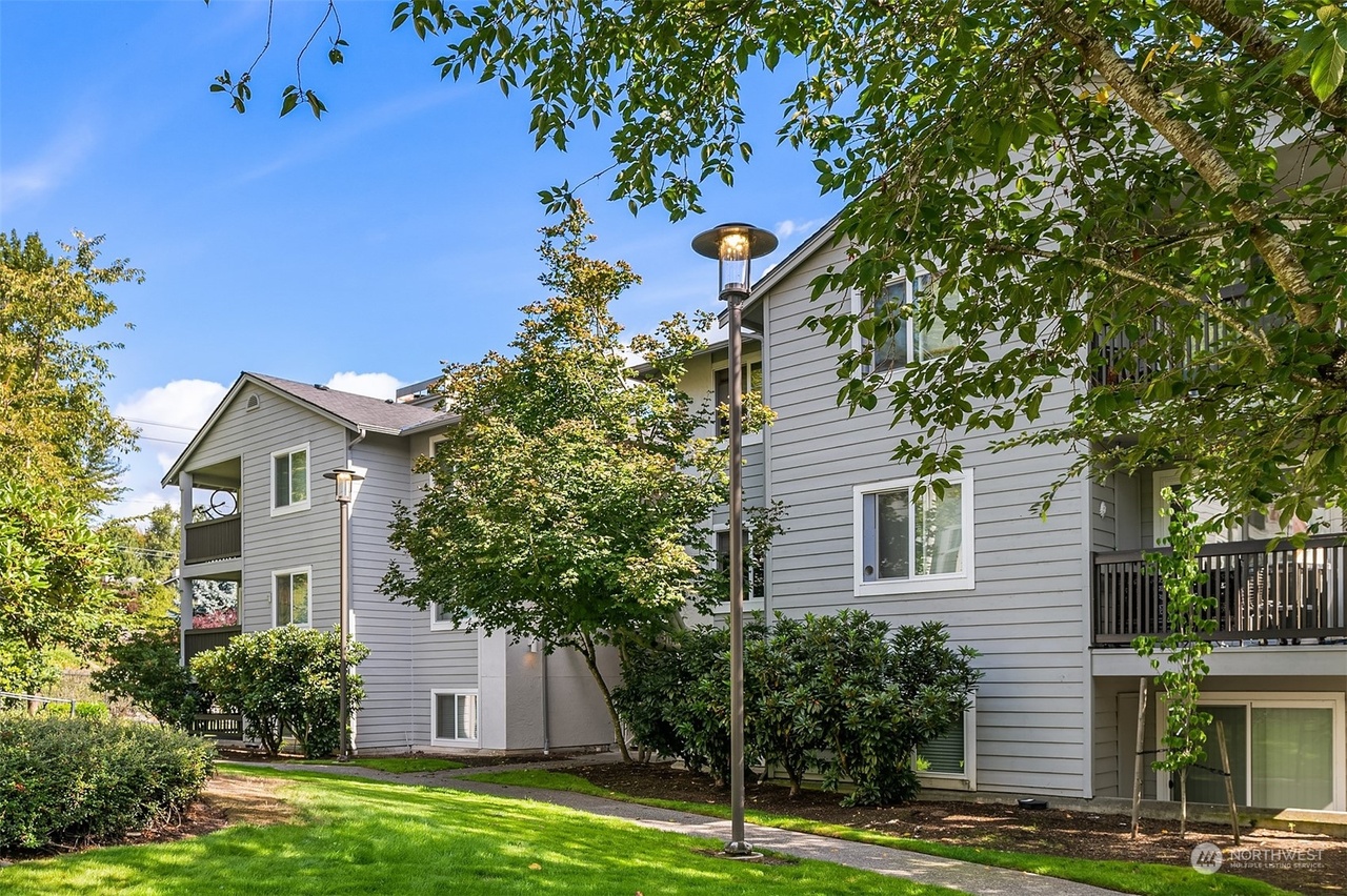 Listing photo of 6700 NE 182nd St #C306, Kenmore
